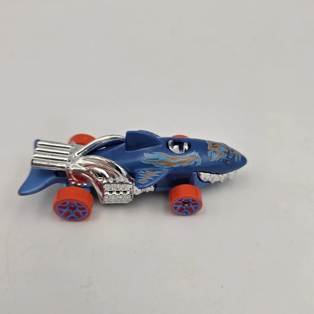 Hot Wheels Sharkruiser 1:64 Diecast Metal‎ Blue Shark Car Collectible 1986